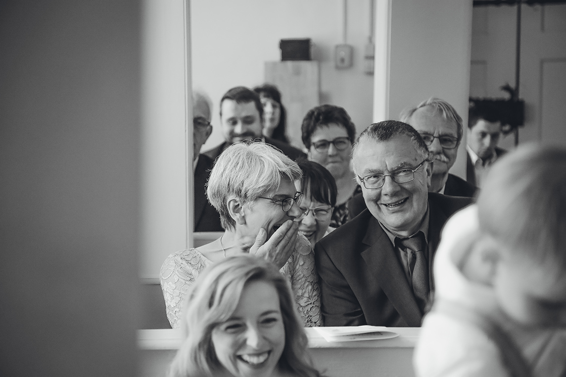 Reportage Momentaufnahme Kirche Hochzeitsbilder Hochzeit Fotoshooting Fotograf Erfurt Suhl Gera Nordhausen Greiz Altenburg Sömmerda Mühlhausen Eisfeld Friedrichroda Römhild Artern Sondershausen Meiningen Schmalkalden Ilmenau Weimar Kühndorf